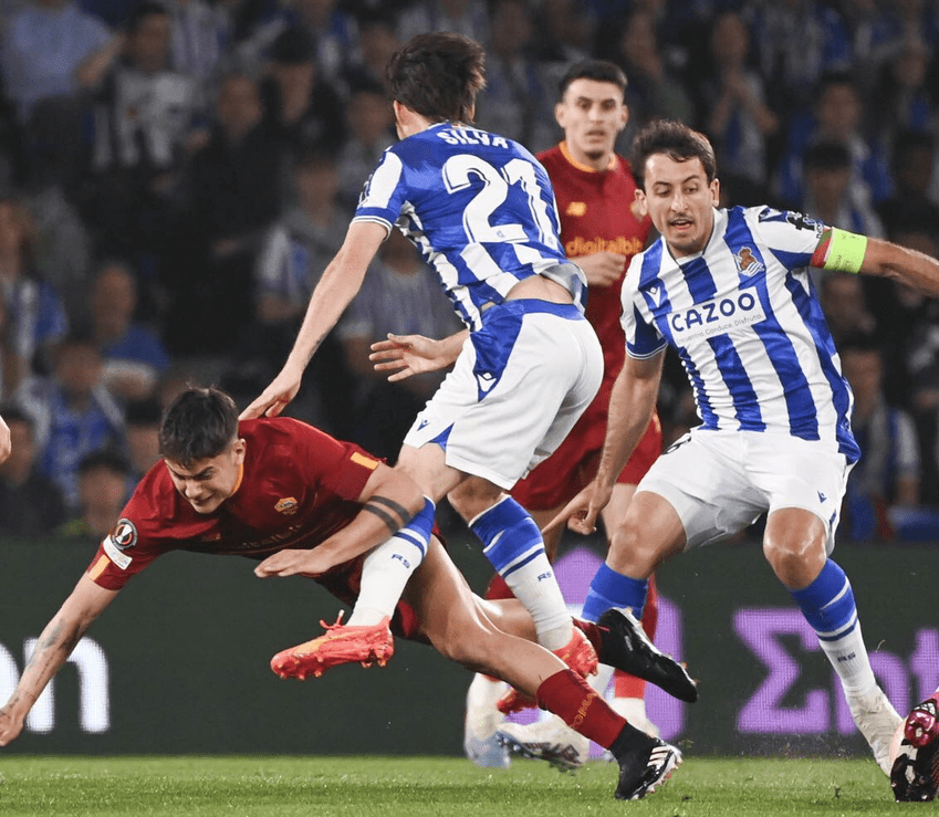 皇家社会训练开放日，清晨远射贴柱引欢呼，全明星赛在即，轮换策略成焦点-爱游戏体育