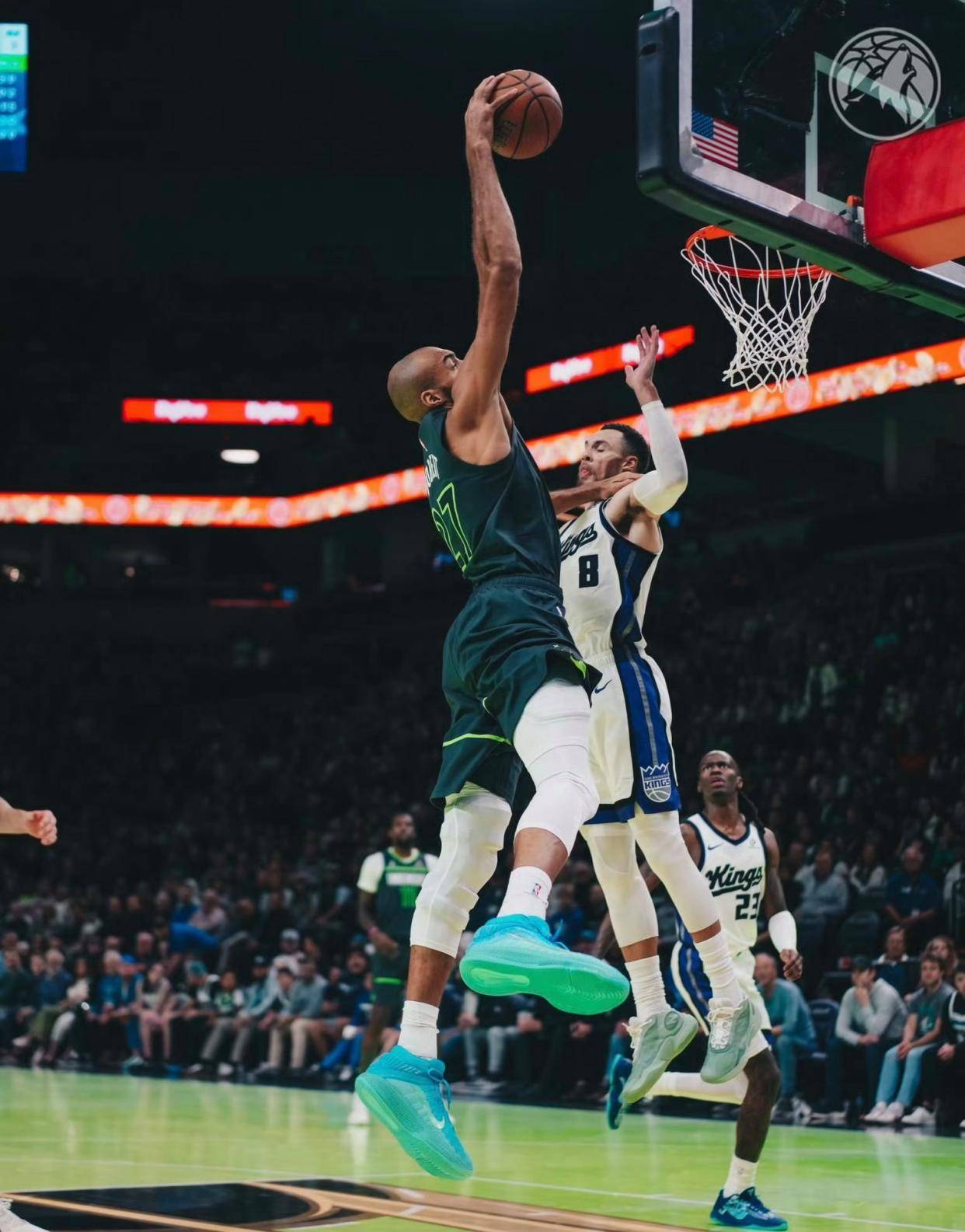 犹他爵士训练开放日；今晚造点机会引欢呼；NBA季后赛在即；轮换策略成焦点的简单介绍-爱游戏体育