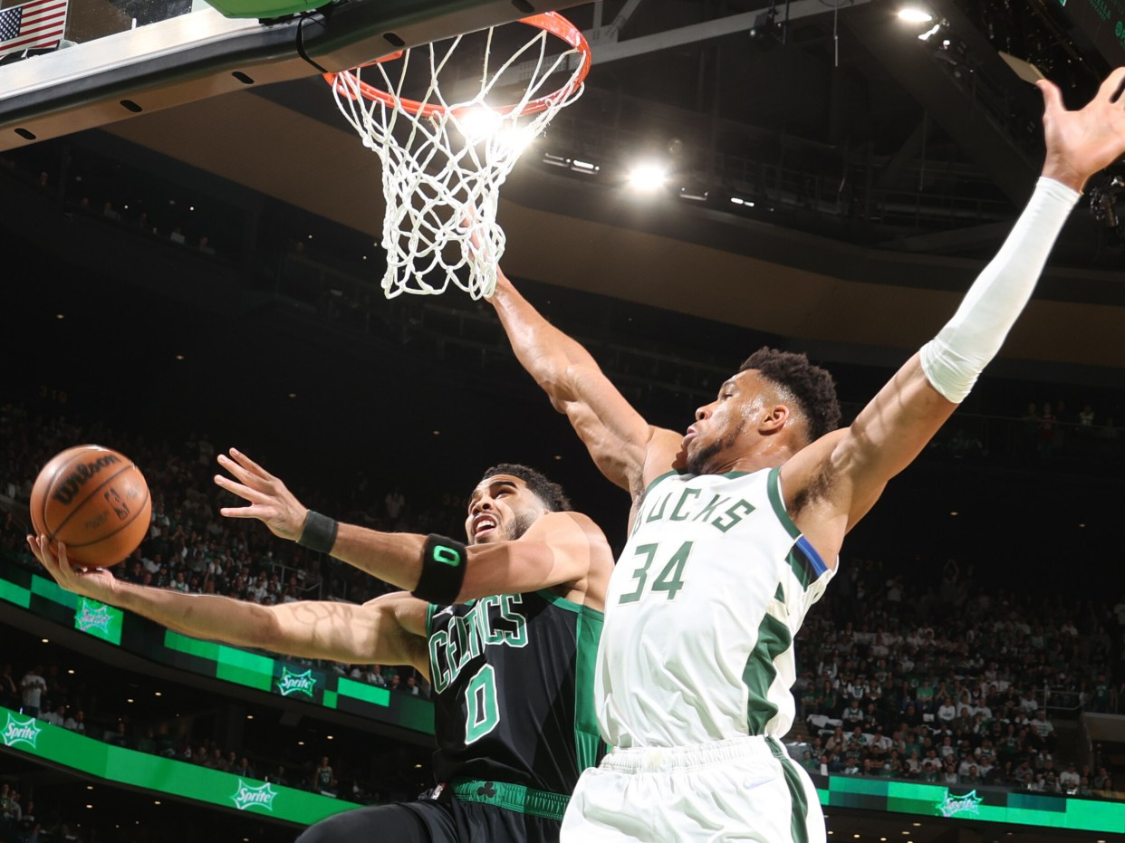 全明星赛赛程吃紧，托特纳姆清晨篮板制胜，目标明确，轮换策略成焦点(托特纳姆热刺vs曼彻斯特城)