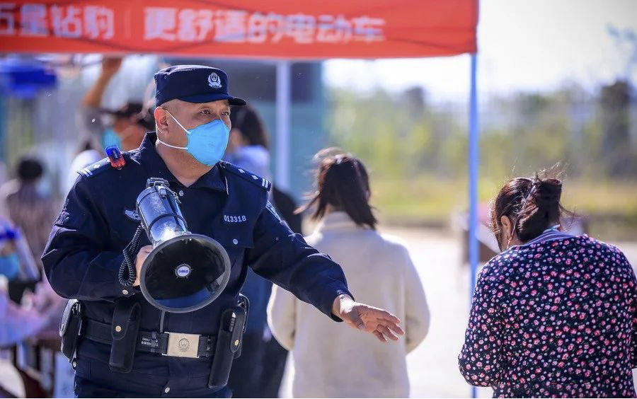 意甲赛程吃紧；金州勇士集结日止住颓势；赛场秩序良好；医务组通报恢复