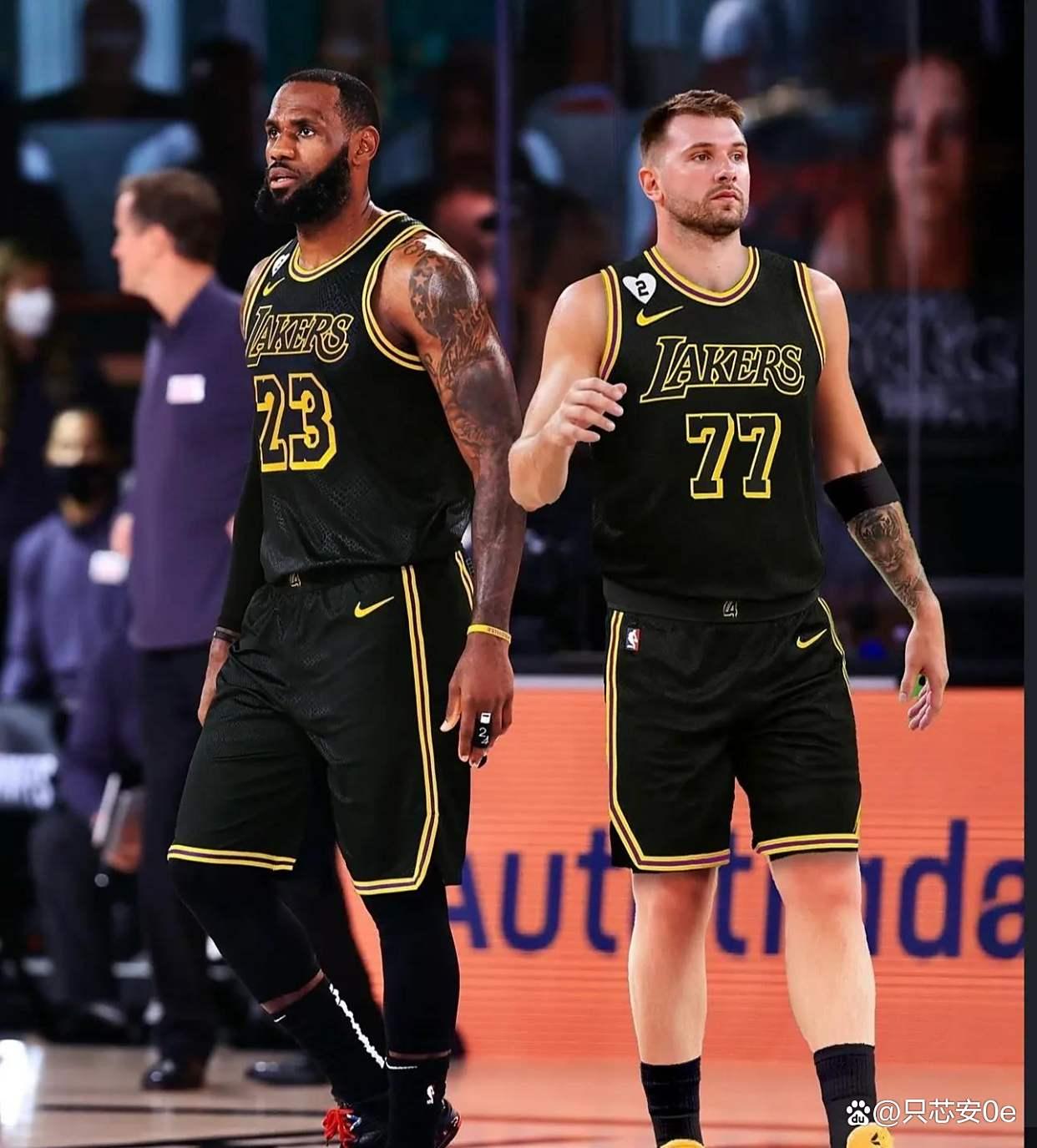 清晨洛杉矶湖人备战德甲,临场应变细节曝光,态度坚定,团队化学反应显著的简单介绍 清晨洛杉矶湖人备战德甲,临场应变细节曝光,态度坚定,团队化学反应显著的简单介绍