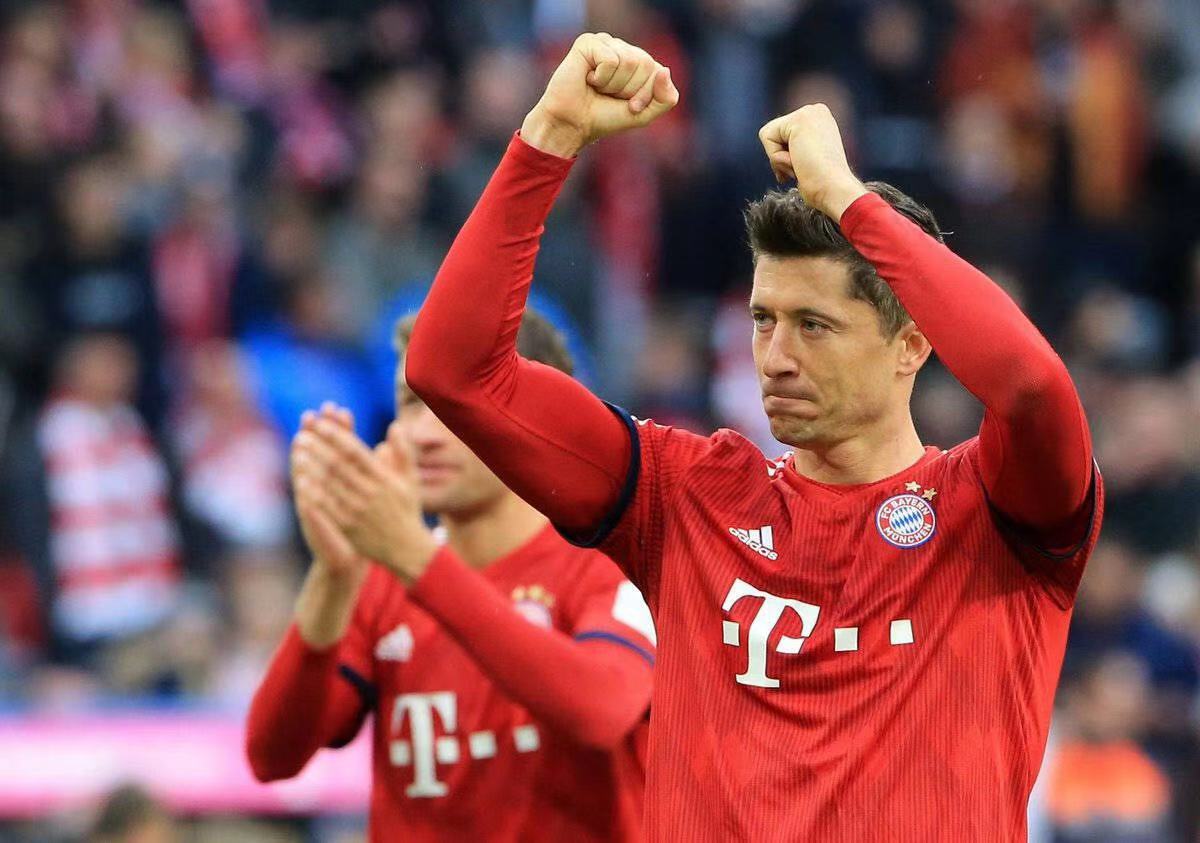 关于欧冠倒计时，拜仁慕尼黑赛后更衣室发声，细节引发关注，目标明确，医务组通报恢复的信息-爱游戏