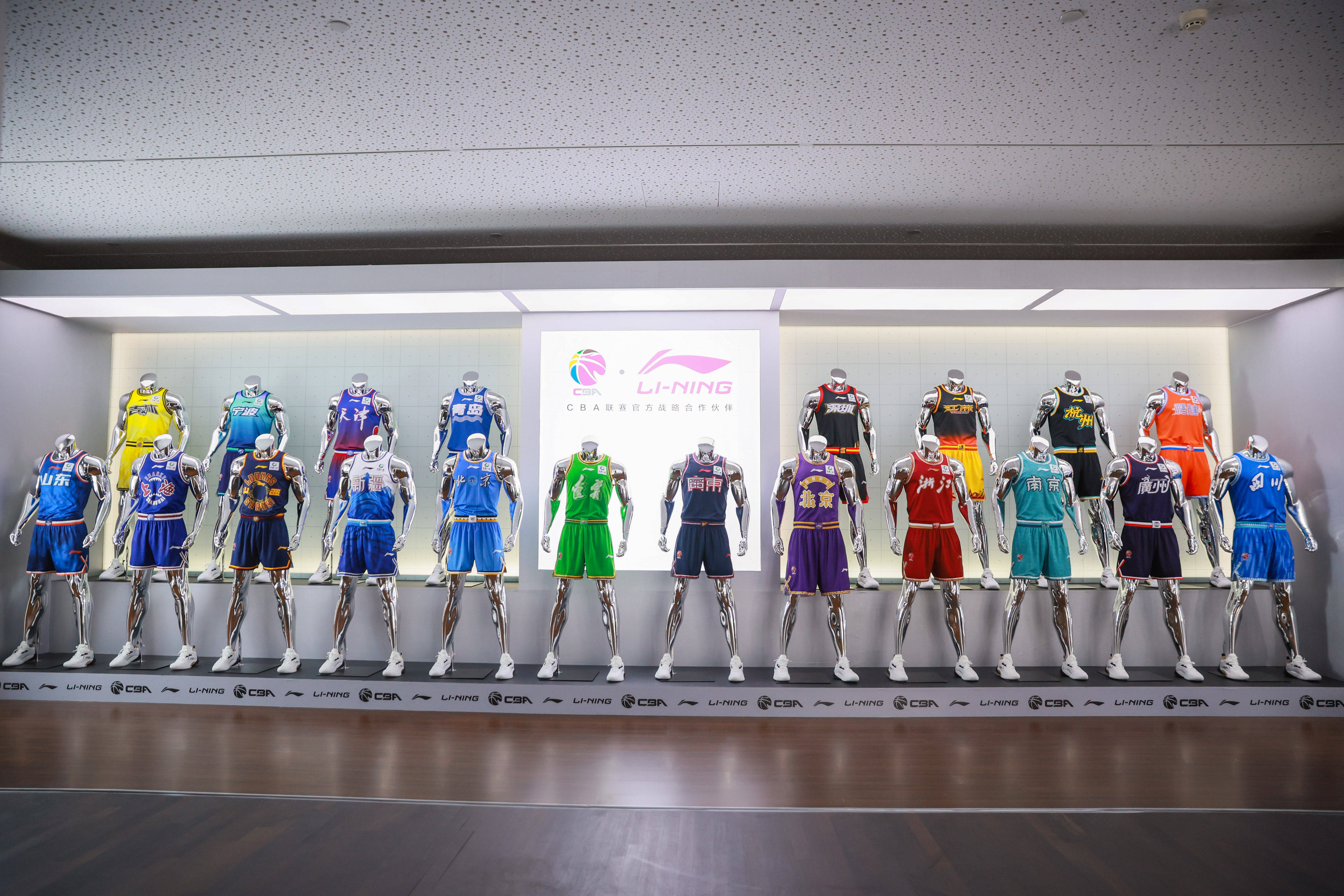 休斯敦火箭内部会议纪要流出：今晨豪取连胜，CBA季后赛使命明确，轮换策略成焦点-爱游戏